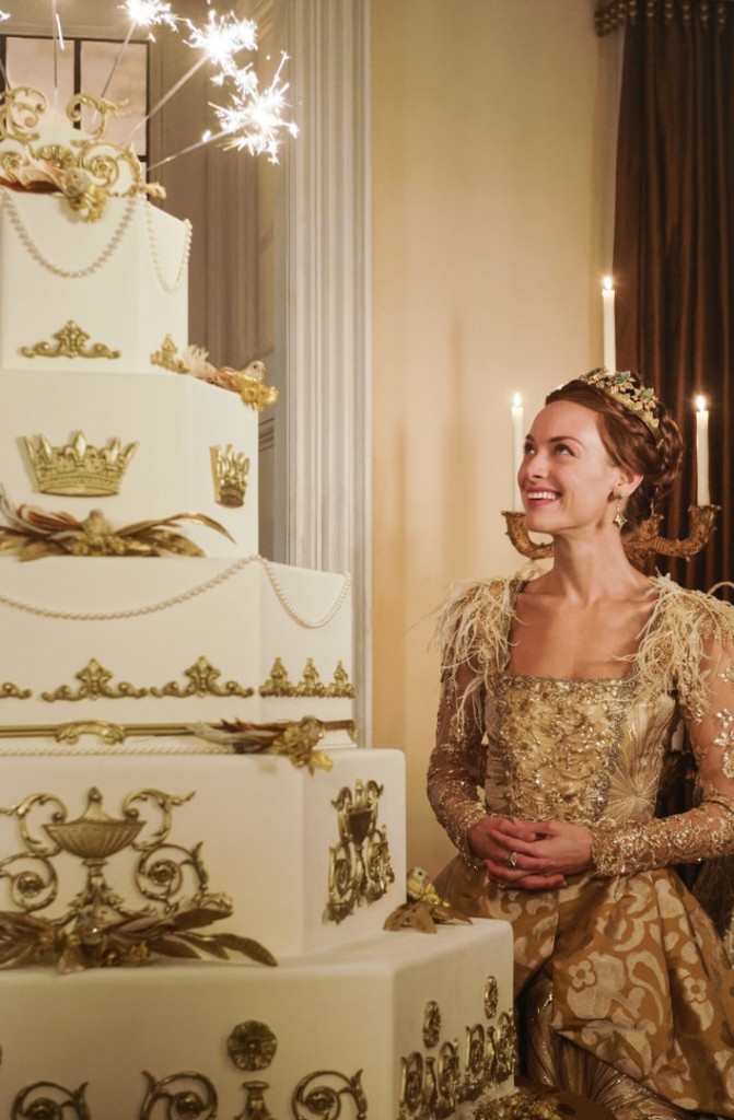 La reine Elizabeth 1ere (Rachel Skarsten) fête son anniversaire